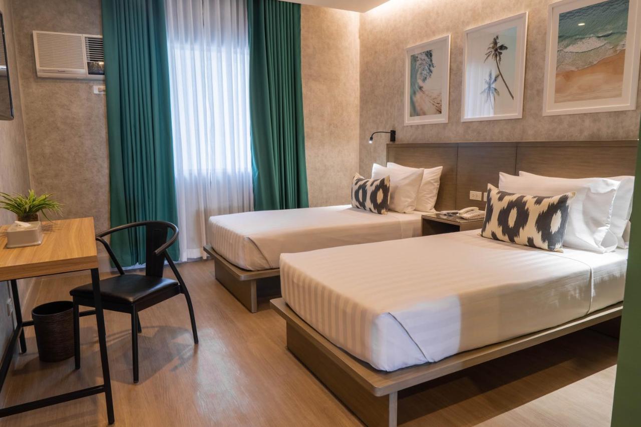 Primeway Suites Cebu Exterior photo