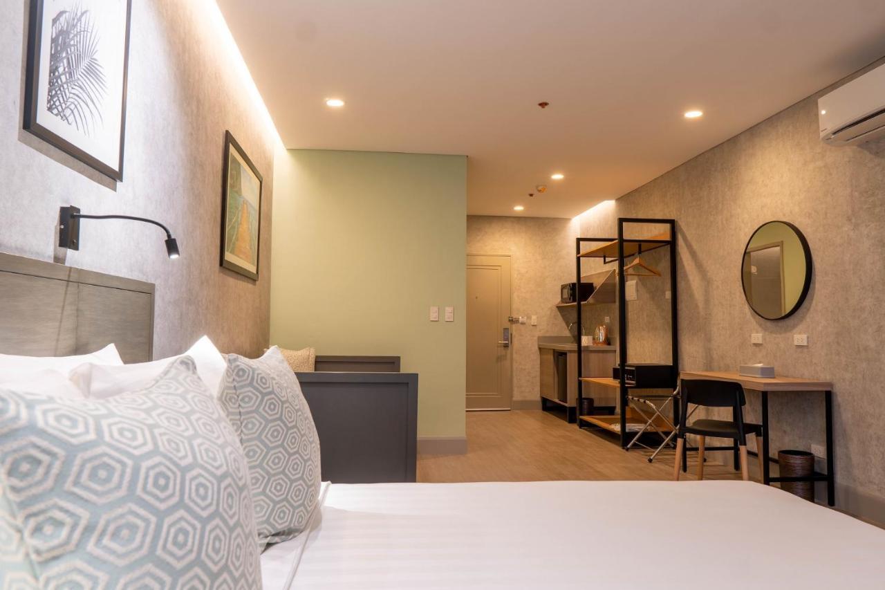 Primeway Suites Cebu Exterior photo